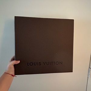 Louis Vuitton duffel bag, speedy 40, used like new. Selling for $900.